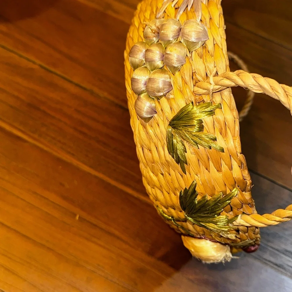 Straw Basket 3-D‎ Vegetable Design Made In Philippines Round 10.5 Inches Wide